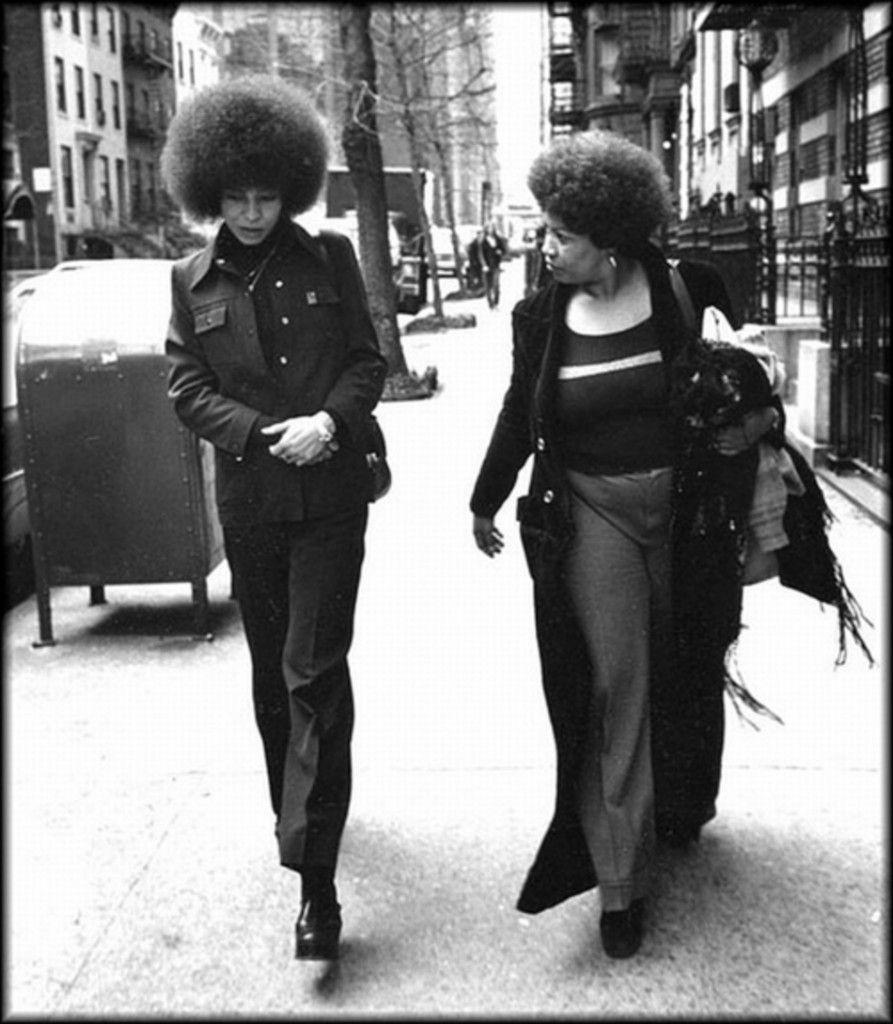 Toni Morrison and Angela Davis (1974), photograph by Jill Krementz.